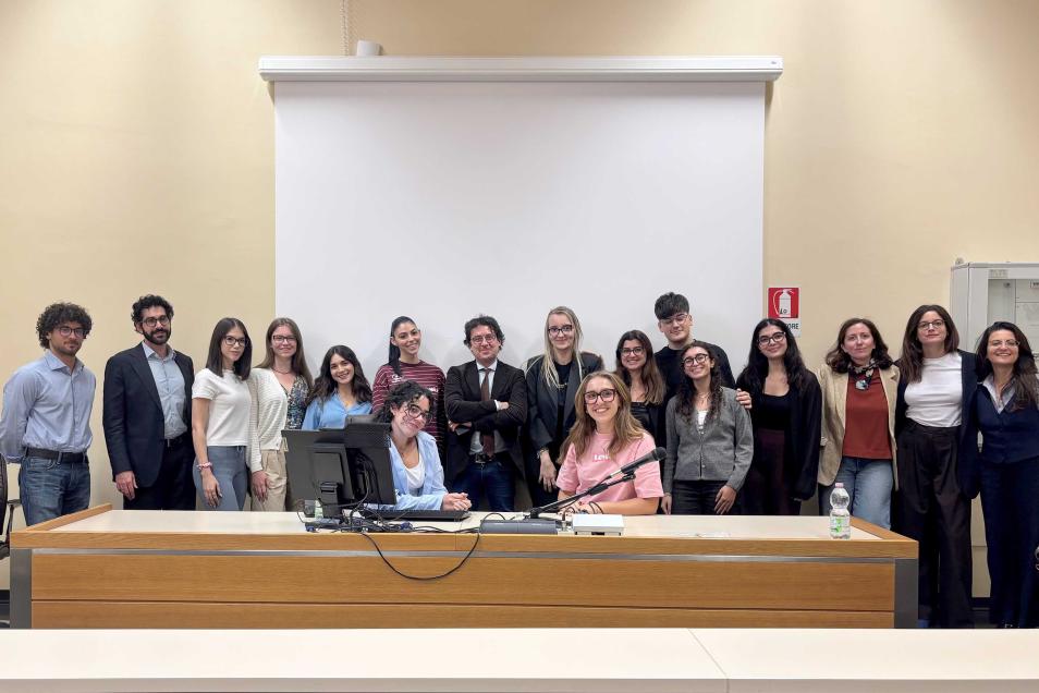 i relatori insieme con i partecipanti al seminario